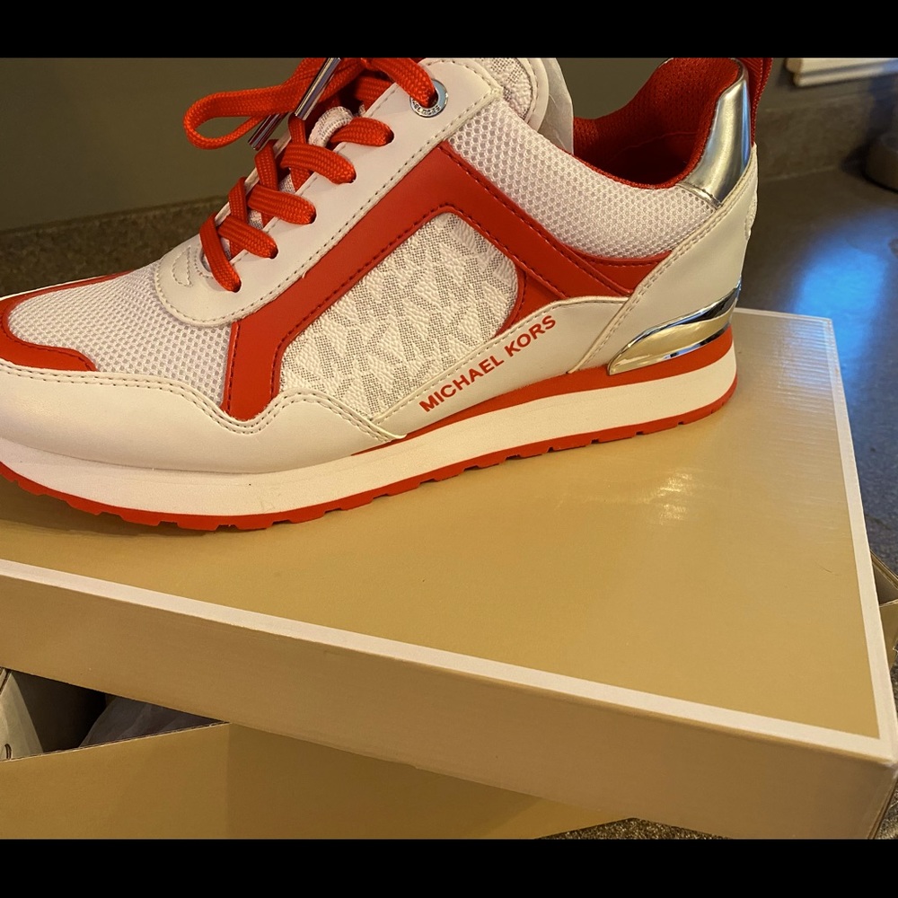 Brand new! Michael Kors sneakers size 7.5 - Picture 1 of 4